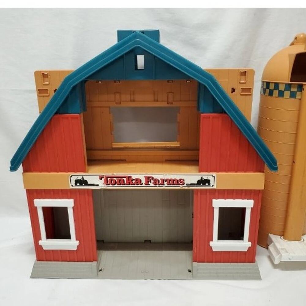 VINTAGE HUGE 1995 Tonka Farms Playset 27x22x10" w/ Barn + Silo